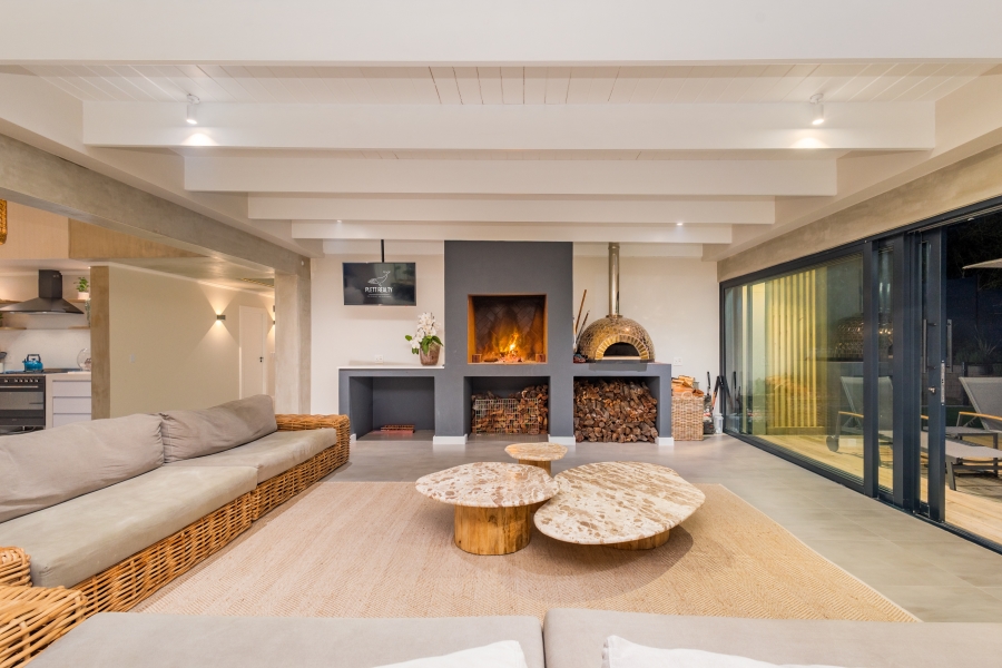 6 Bedroom Property for Sale in Brackenridge Western Cape